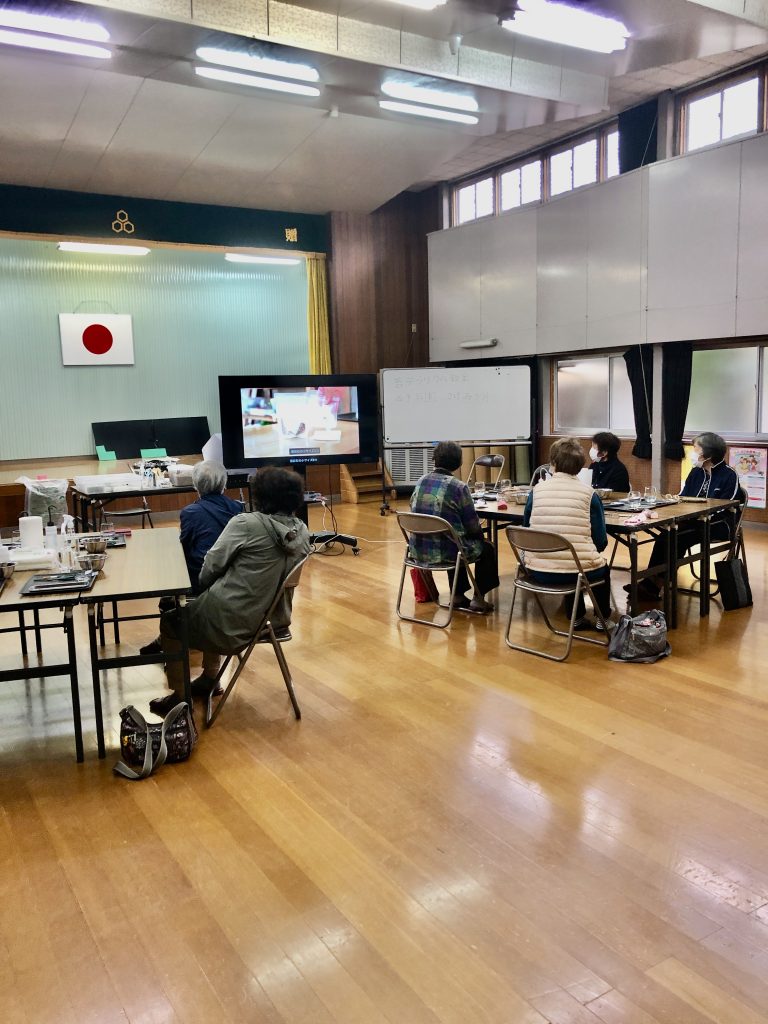 公民館でのテラリウムワークショップの様子